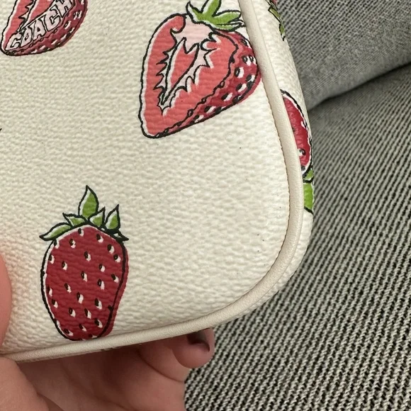 NWT Coach Nolita 19 With Strawberry Print CAL25(Slightly Imperfect Goods) - Picture 8 of 11